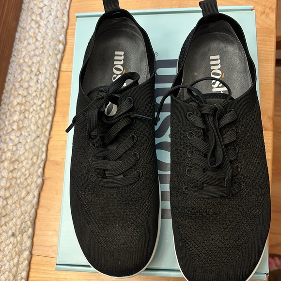 Moshn Leap by Klogs Footwear. Slip resistant tennis shoe. - Picture 3 of 7